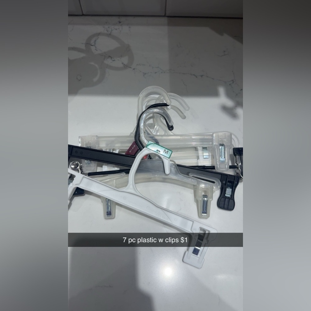 Plastic hangers with clips 7pc($5) (Ships from OR)